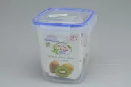 Plastový box na potraviny so silikónovým tesnením - 11 x 10 x 10 cm - 575 ml