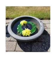 Solárna záhradná fontána v tvare lekna