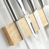 Magnetický držiak na nože