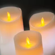 Viacfarebné sviečky LED s efektom plameňa a diaľkovým ovládaním Lendles - 3 ks - InnovaGoods