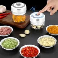 Kompaktný kuchynský sekáčik EzChop s dobíjaním cez USB - 250 ml