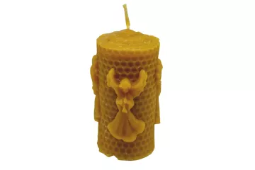 Liata sviečka s anjelmi z pravého včelieho vosku - výška 10 cm - 162 g - Bee harmony